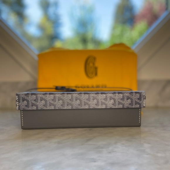 GOYARD 8 WATCH CASE, NEW - Picture 8 of 8